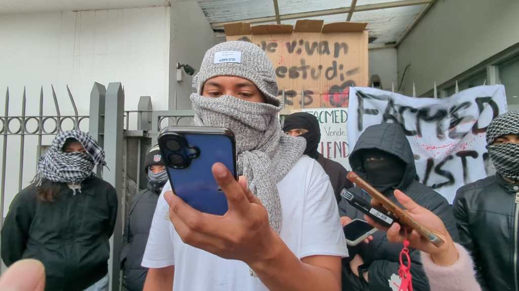 Amenazas, agresiones y marcha antiparo, escalan acciones contra asamblea de la Facultad de Medicina de la&nbsp;UAEMéx